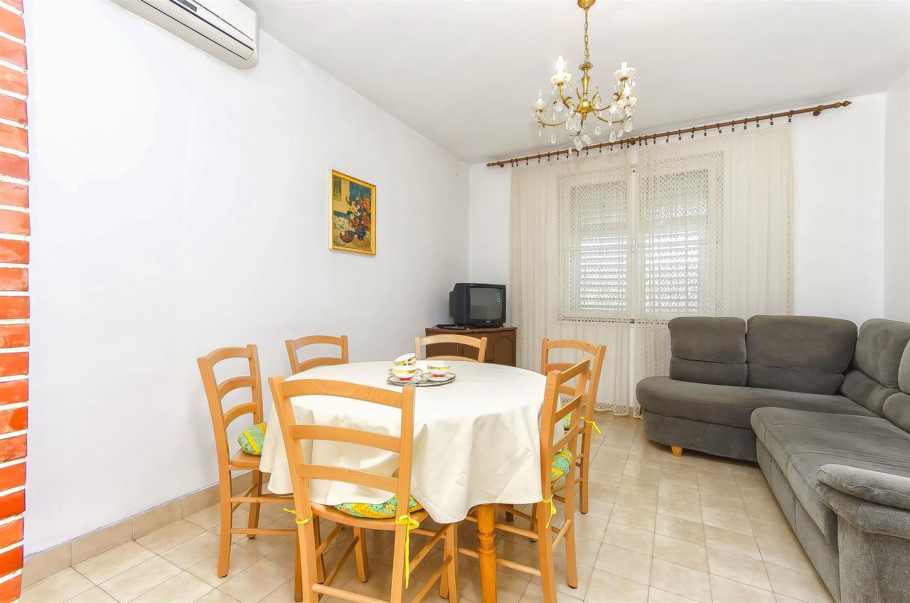 Apartment Niko Vodice Exterior foto